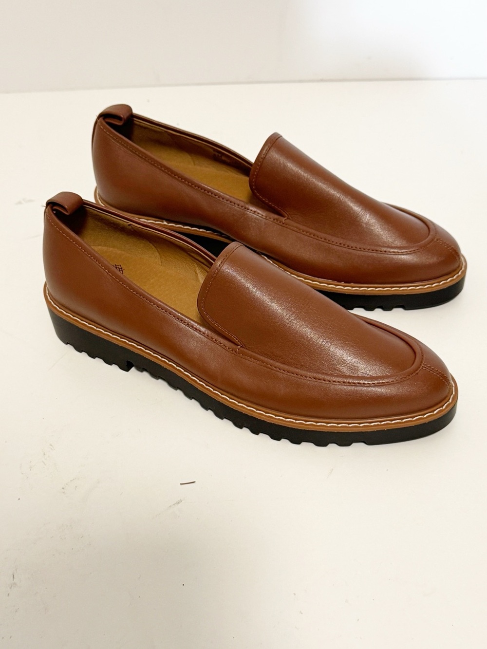 Susina Nordstrom Kaira-Lea leather loafer tan size 6